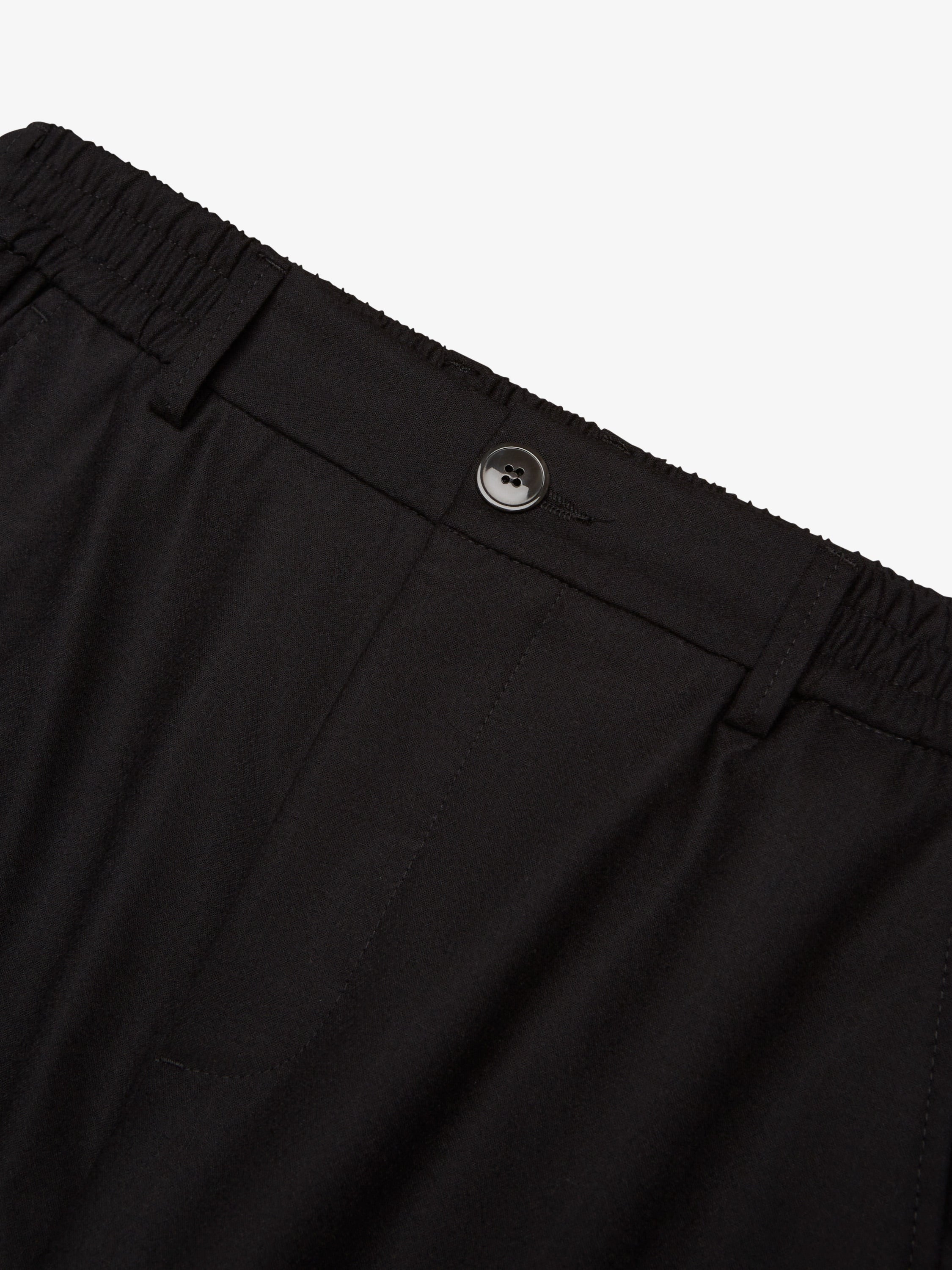 Flannel Stretch Tapered Trousers | Black